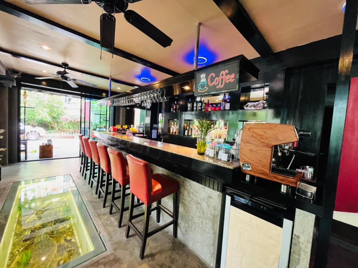 Baipho Lifestyle Hotel Patong Exterior photo
