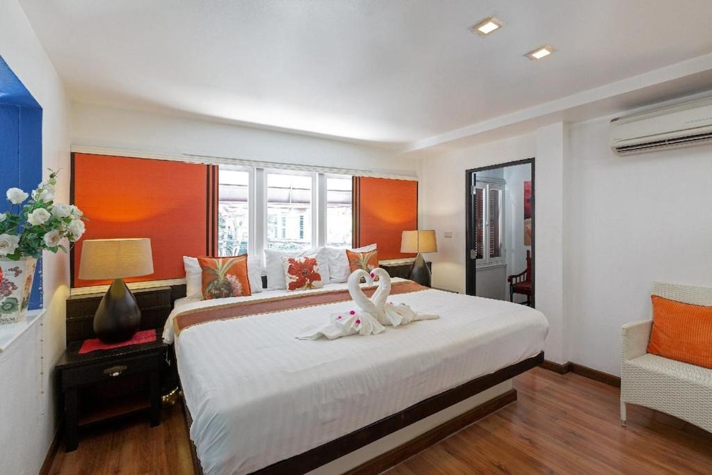 Baipho Lifestyle Hotel Patong Exterior photo