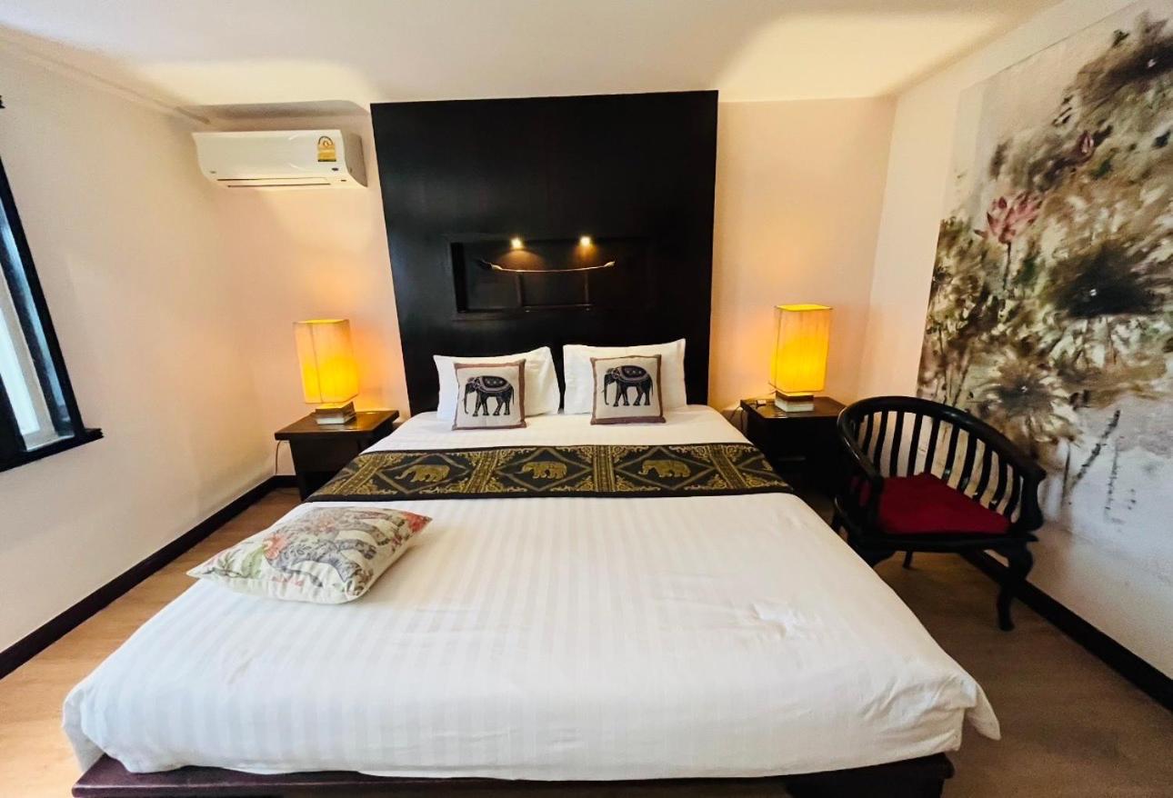 Baipho Lifestyle Hotel Patong Exterior photo