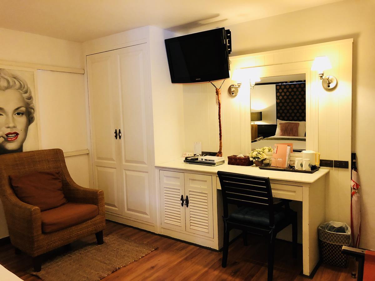 Baipho Lifestyle Hotel Patong Exterior photo